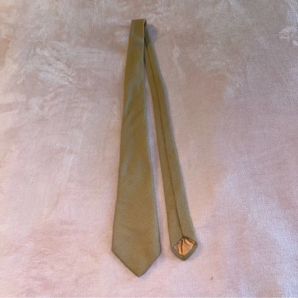 Vintage Dunn & Co tan lambswool tie made in Great Britain